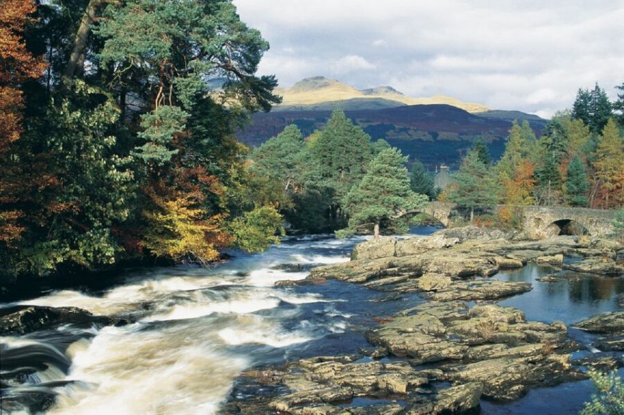 Edinburgh: Eilean Donan, Loch Ness & Glenfinnan 2-Day Tour - Eilean Donan Castle: More Than a Postcard Stop