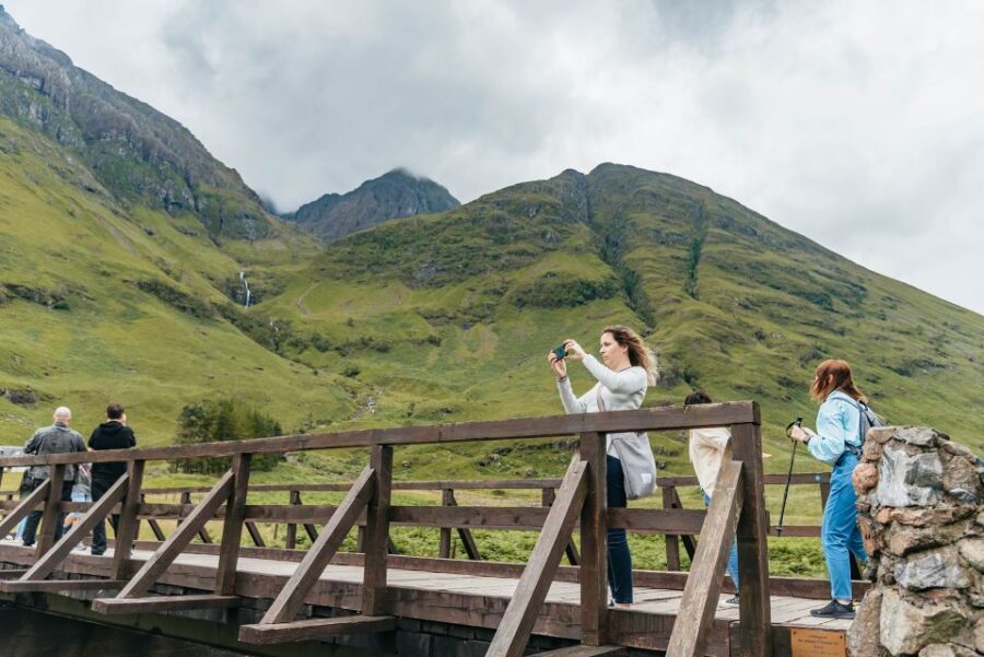 From Edinburgh: Loch Ness, Glenoce & The Highlands Day Tour - Loch Ness: walk the banks or add the cruise
