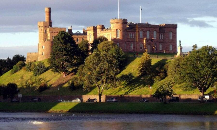 From Edinburgh: Loch Ness & Inverness Tour in Spanish - Key Things to Know Before You Go