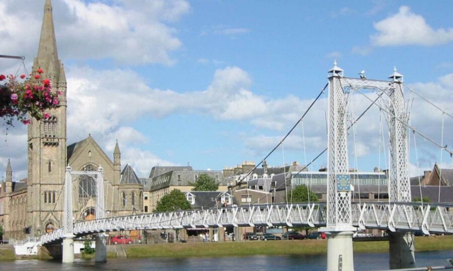From Edinburgh: Loch Ness & Inverness Tour in Spanish - Inverness Stop: Where the Day Feels Most Flexible
