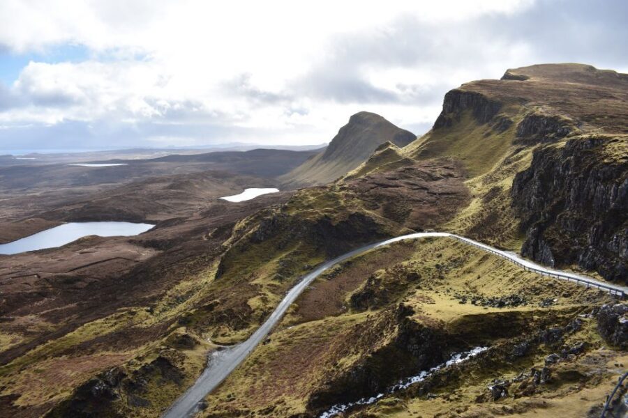 From Glasgow: 3-Day Isle of Skye, Highlands & Loch Ness Tour - Guides, storytelling, and the group vibe that keeps you patient