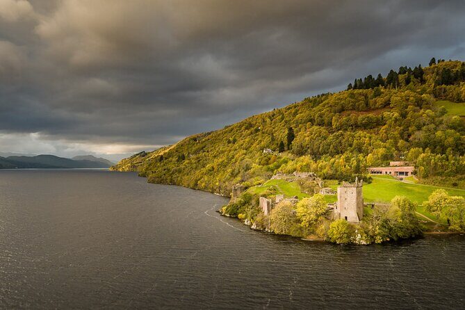 Inverness Castle, Clava, Culloden Battlefield and Loch Ness - Great Glen Distillery gin tasting: small-scale spirit in the mix