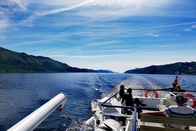 Loch Ness 1-Hour Cruise with Urquhart Castle Views - Nessie Search with Sonar: What the Hunt Feels Like