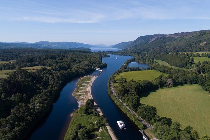 Loch Ness and Caledonian Canal 2-Hour Cruise from Dochgarroch - On-board drinks, whisky, and snacks: what’s on the menu