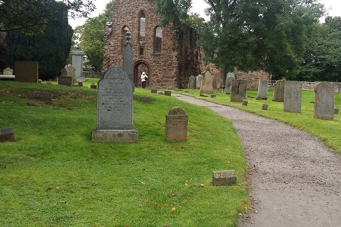 loch Ness, Clava Cairns, Culloden, COO,S, DRAMS & Outlander sites - Loch Ness viewpoints and Drumnadrochit: photos, water, and a little shopping time